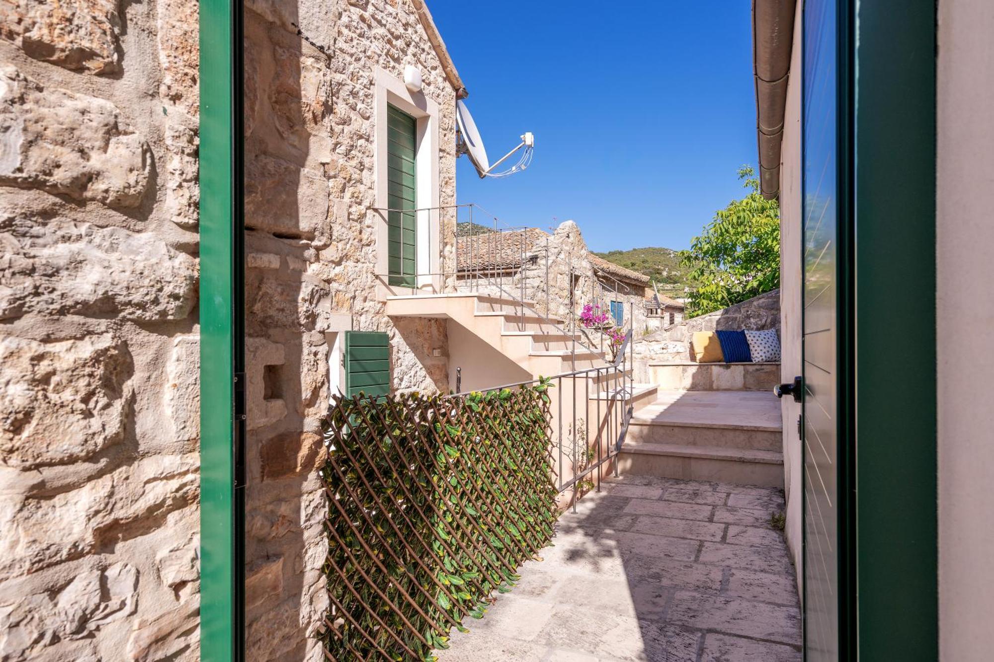 Stonehouse 22 - Zf Hvar Apartman
